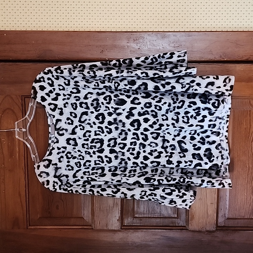 Easywear by Chico's size 2 (12-14) Animal Print Top